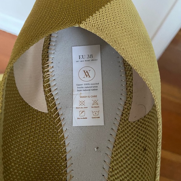 Vivaia Green Valencia Pointed-Toe V-Cut Flats - Picture 7 of 10